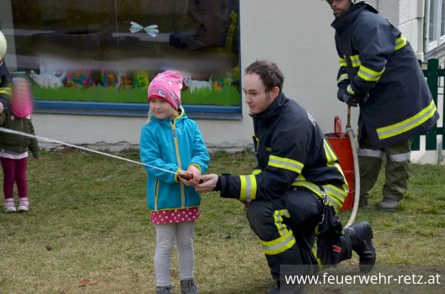 Foto 16, 19.03.2019, Küchenbrand mit einer vermissten Person - Übung im Kindergarten Retz