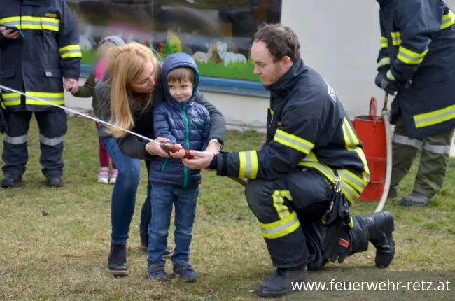 Foto 17, 19.03.2019, Küchenbrand mit einer vermissten Person - Übung im Kindergarten Retz