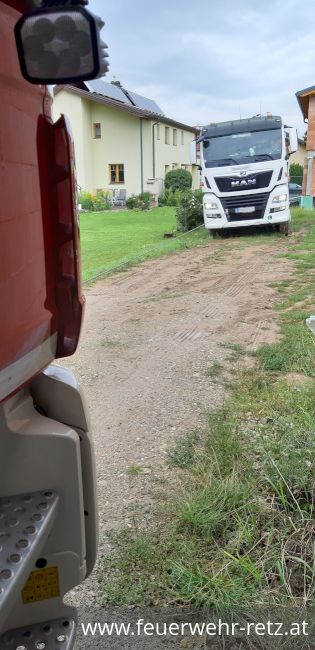 Foto 2, 31.08.2021, Technischer Einsatz - LKW-Bergung 