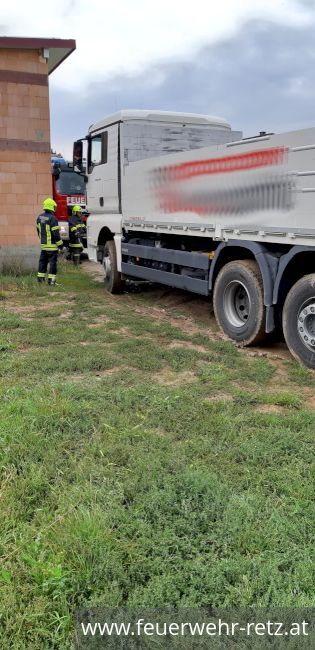 Foto 3, 31.08.2021, Technischer Einsatz - LKW-Bergung 