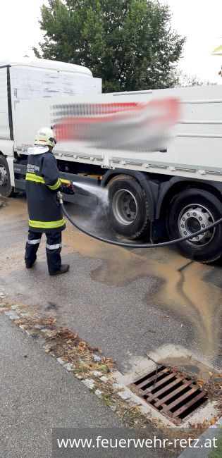 Foto 5, 31.08.2021, Technischer Einsatz - LKW-Bergung 