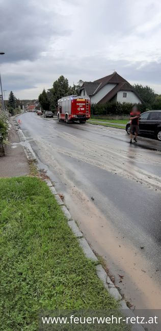 Foto 6, 31.08.2021, Technischer Einsatz - LKW-Bergung 