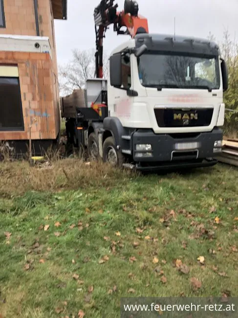 Foto 5, 16.11.2019, Technischer Einsatz - LKW auf Baustelle eingesunken