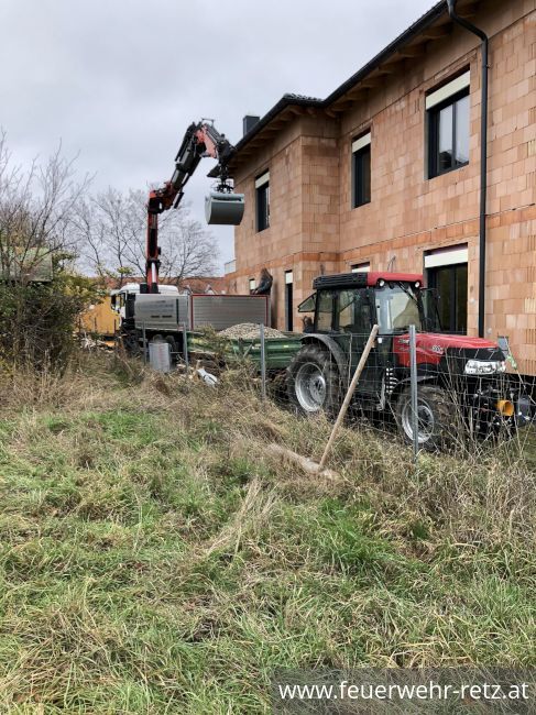 Foto 7, 16.11.2019, Technischer Einsatz - LKW auf Baustelle eingesunken