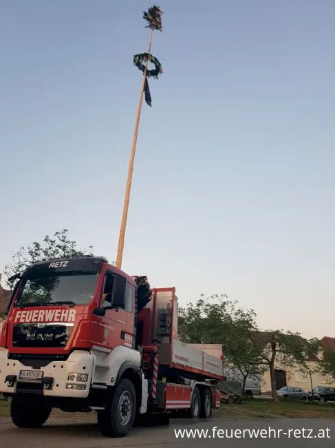 Foto 15, 07.05.2018, Maibaum aufstellen