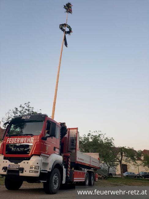 Foto 15, 07.05.2018, Maibaum aufstellen
