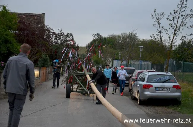 Foto 19, 09.05.2019, Maibaum aufstellen 2019