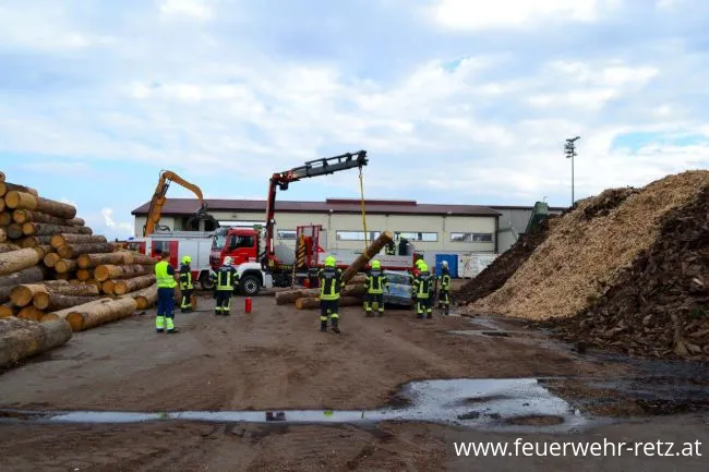 Foto 5, 21.09.2018, Übung - Hydraulischer Rettungssatz und Kran im Einsatz