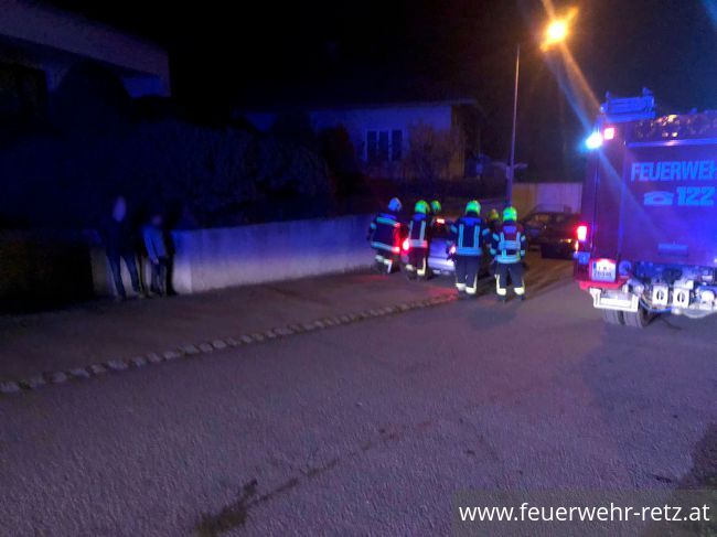 Foto 2, 11.11.2022, Technischer Einsatz - PKW-Bergung
