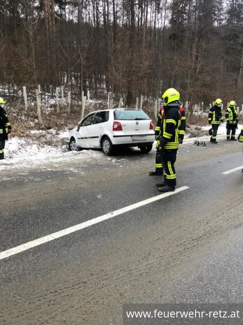 Foto 3, 25.01.2022, Technischer Einsatz - Verkehrsunfall