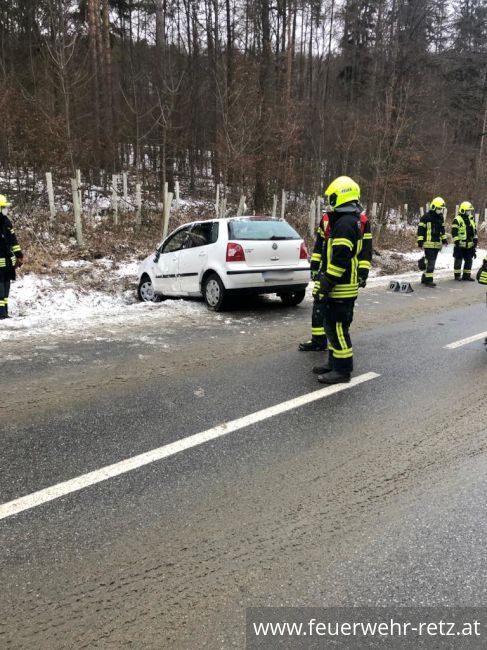 Foto 3, 25.01.2022, Technischer Einsatz - Verkehrsunfall