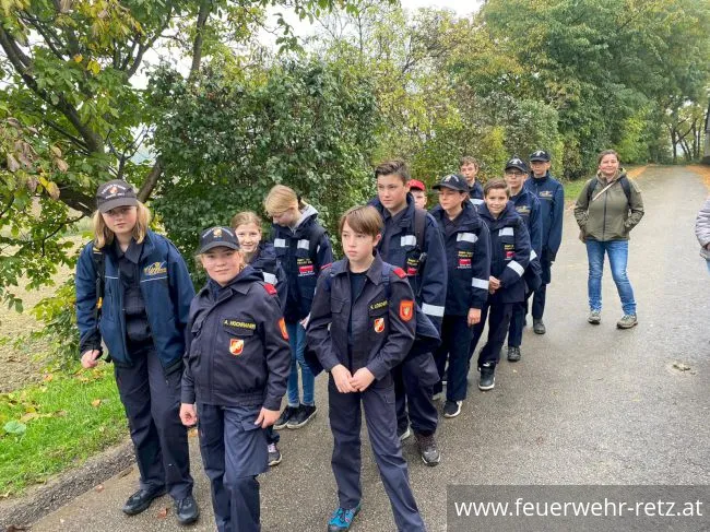 Foto 2, 17.10.2022, 6. Feuerwehrjugend und Familien-Erlebnis-Wanderung