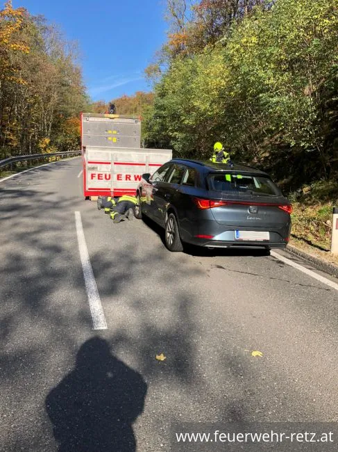 Foto 1, 27.10.2022, Technischer Einsatz - PKW-Bergung
