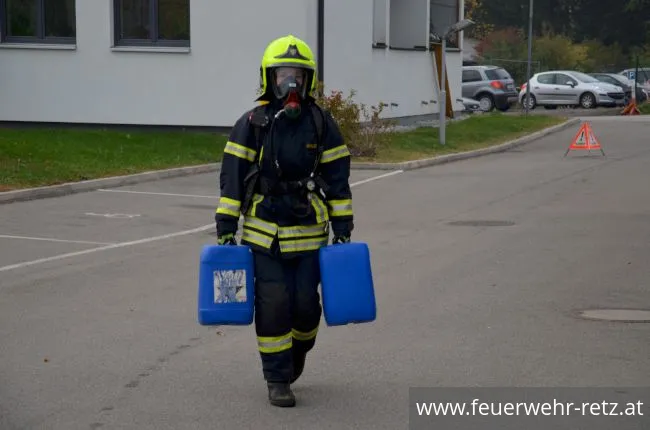 Foto 1, 29.10.2018, Leistungstest für Atemschutzträger (Finnentest) erfolgreich durchgeführt
