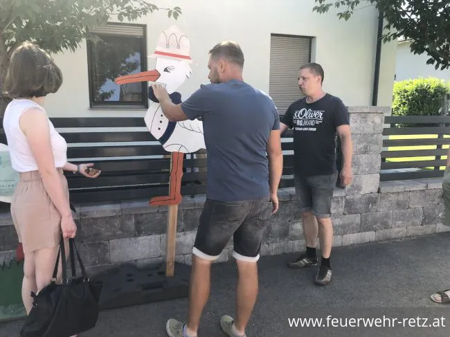 Foto 1, 22.06.2022, Der Feuerwehr - Storch ist gelandet