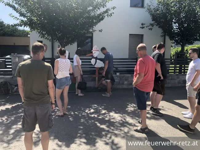 Foto 2, 22.06.2022, Der Feuerwehr - Storch ist gelandet