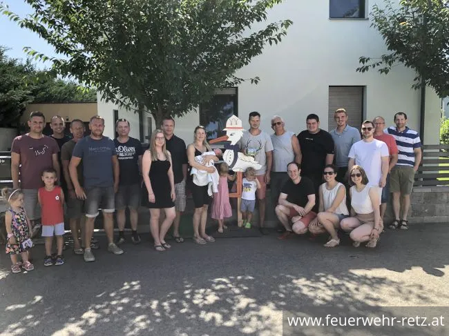 Foto 5, 22.06.2022, Der Feuerwehr - Storch ist gelandet
