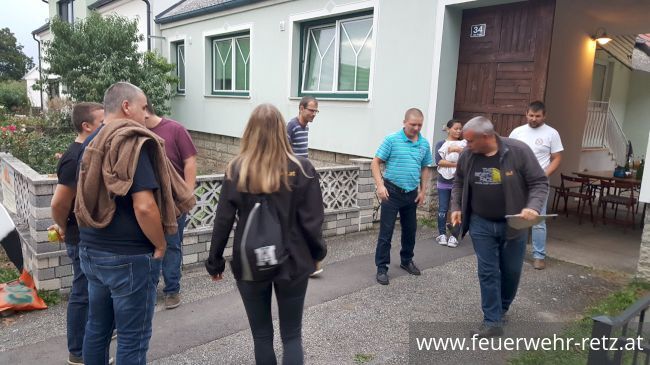 Foto 3, 10.09.2019, Storch aufstellen bei Oberlöschmeister Florian Walchhütter
