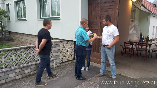 Foto 4, 10.09.2019, Storch aufstellen bei Oberlöschmeister Florian Walchhütter