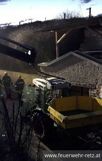 Foto 3, 15.03.2021, Technischer Einsatz - Traktorbergung