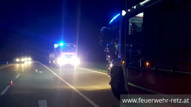 Foto 3, 16.11.2018, Technischer Einsatz - Fahrzeugbergung nach Verkehrsunfall Foto 3, 16.11.2018, Technischer Einsatz - Fahrzeugbergung nach Verkehrsunfall