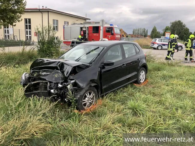 Foto 1, 02.09.2019, Technischer Einsatz - Fahrzeugbergung