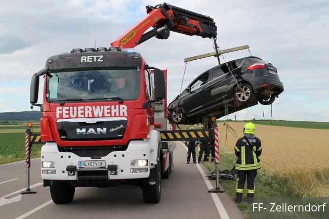 Foto 4, 01.07.2020, Technischer Einsatz - Fahrzeugbergung nach Verkehrsunfall