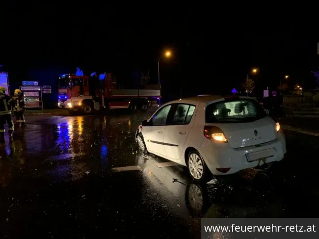 Foto 1, 11.09.2022, Technischer Einsatz - Fahrzeugbergung