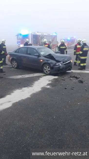 Foto 2, 28.01.2020, Technischer Einsatz - Fahrzeugbergung nach Verkehrsunfall