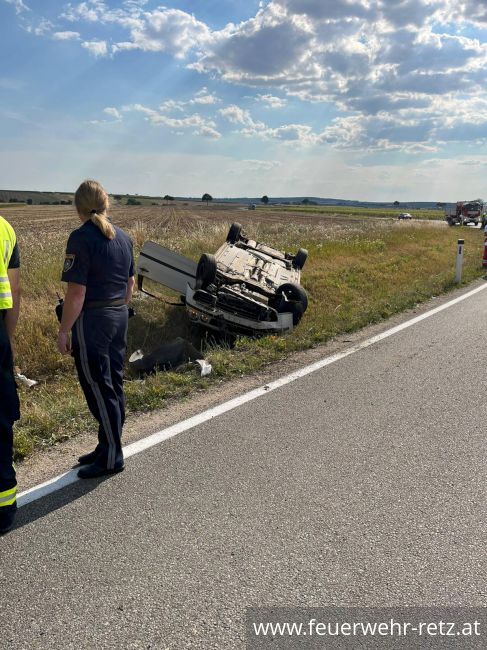 Foto 3, 08.08.2022, Technischer Einsatz - Fahrzeugbergung nach Verkehrsunfall