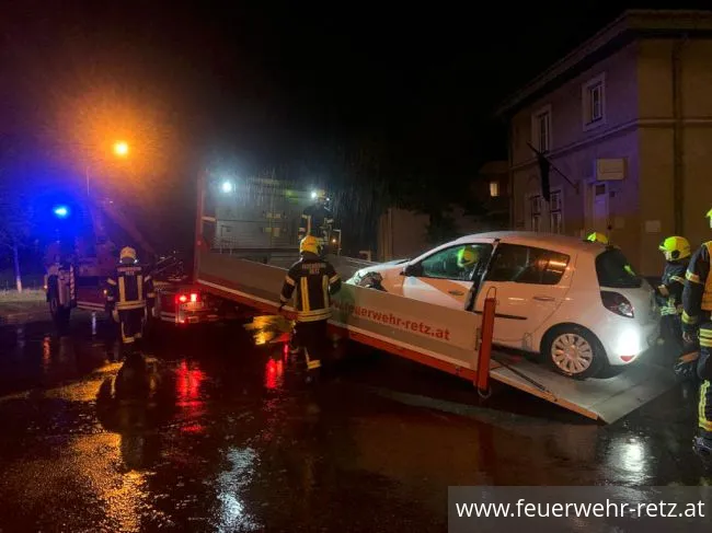 Foto 4, 11.09.2022, Technischer Einsatz - Fahrzeugbergung