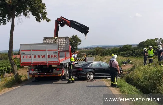 Foto 2, 25.08.2019, Technischer Einsatz - Fahrzeugbergung