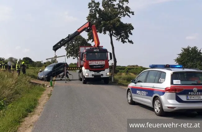 Foto 3, 25.08.2019, Technischer Einsatz - Fahrzeugbergung