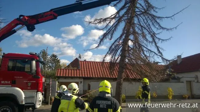 Foto 10, 29.10.2017, Technischer Einsatz - WLFA-K bei Sturmschadeneinsatz in Watzelsdorf