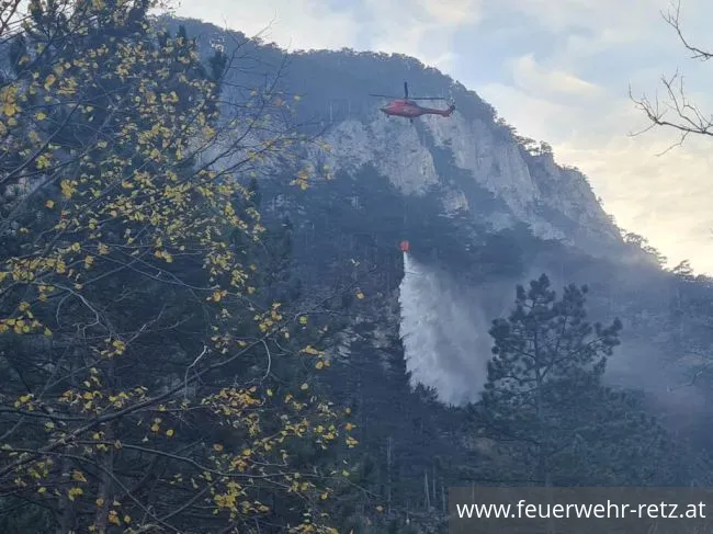 Foto 3, 02.11.2021, KHD-Einsatz - Waldbrand Hirschwang