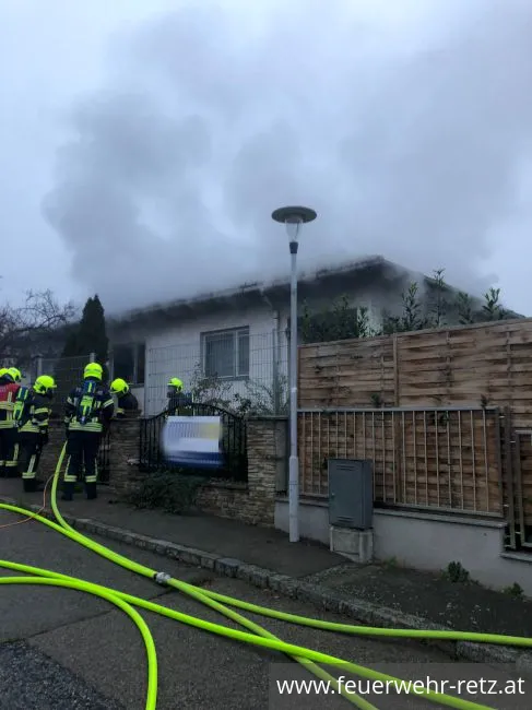 Foto 5, 31.10.2022, Brandeinsatz - Zimmerbrand in Retz
