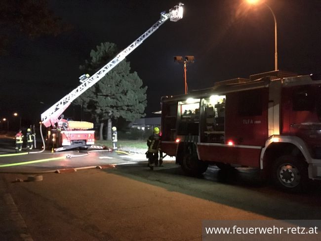 Foto 2, 21.10.2021, Branddienstübung - Zimmerbrand in Wohnhausanlage