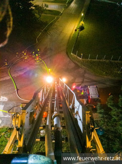 Foto 6, 21.10.2021, Branddienstübung - Zimmerbrand in Wohnhausanlage