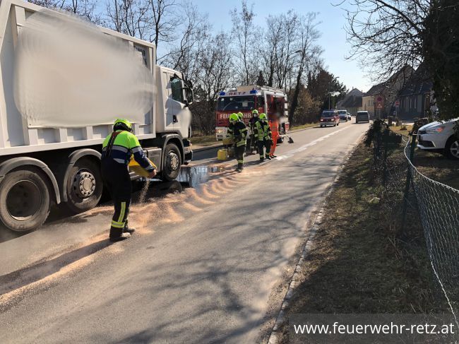Foto 3, 15.02.2022, Einsatzreicher Tag für die Feuerwehr Retz - Hydraulikleck und Kompostbrand