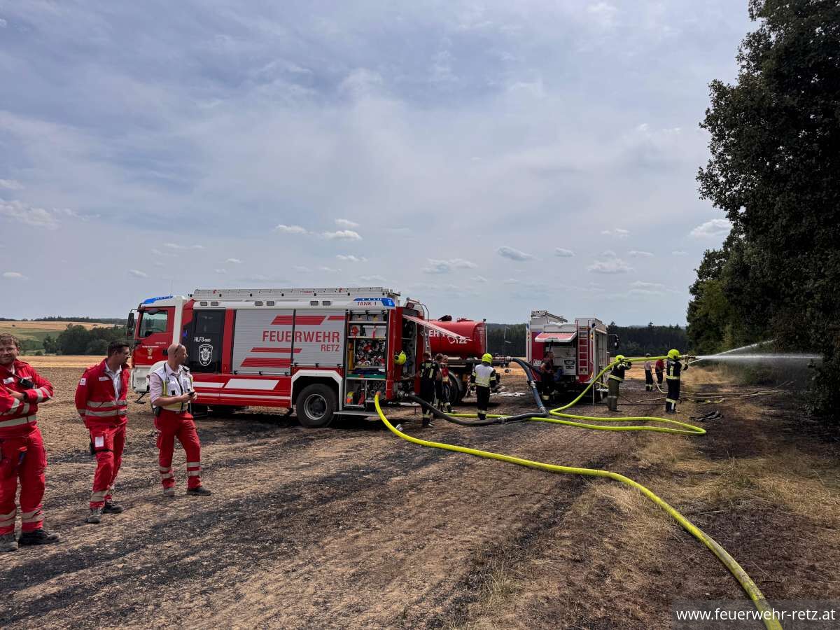 Foto 5, 15.07.2026, Brandeinsatz - Feldbrand in Riegersburg rasch unter Kontrolle gebracht