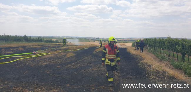 Foto 4, 25.07.2021, Brandeinsatz - Flurbrand auf Weizenfeld