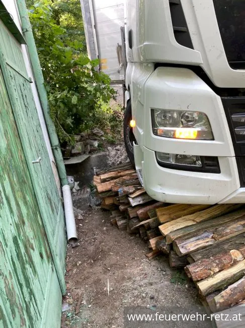 Foto 9, 10.08.2020, Technischer Einsatz - Bergung eines LKW