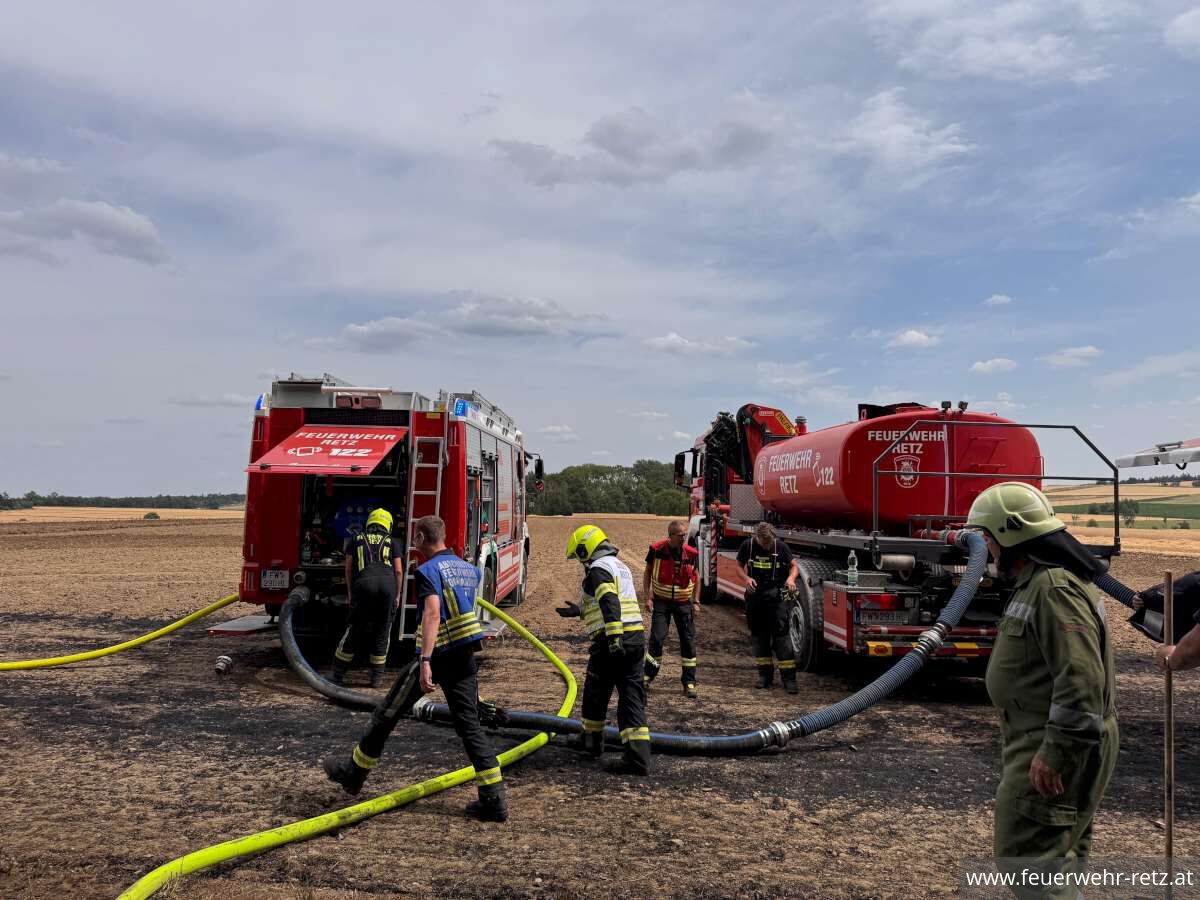 Foto 8, 15.07.2026, Brandeinsatz - Feldbrand in Riegersburg rasch unter Kontrolle gebracht