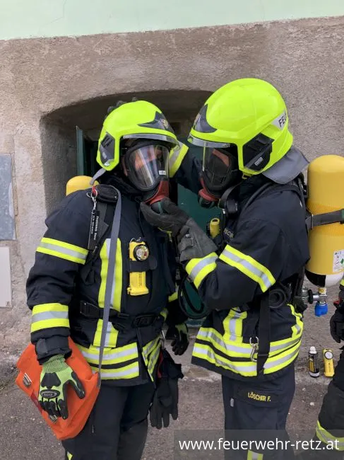 Foto 3, 03.09.2019, Atemschutzübung - Gärgasunfall in Weinkeller
