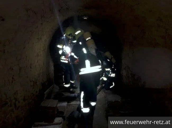 Foto 4, 03.09.2019, Atemschutzübung - Gärgasunfall in Weinkeller