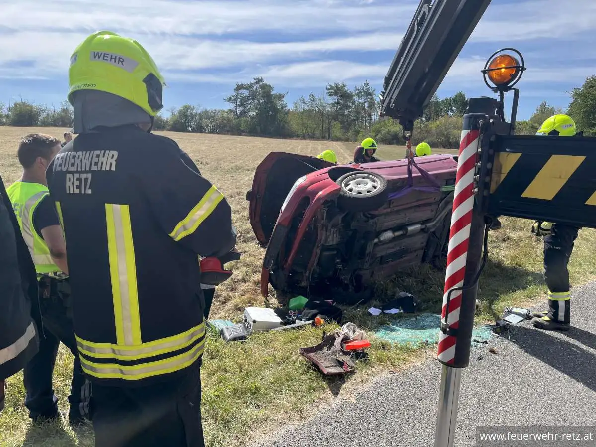 Foto 4, 24.08.2026, Technischer Einsatz - Fahrzeugbergung