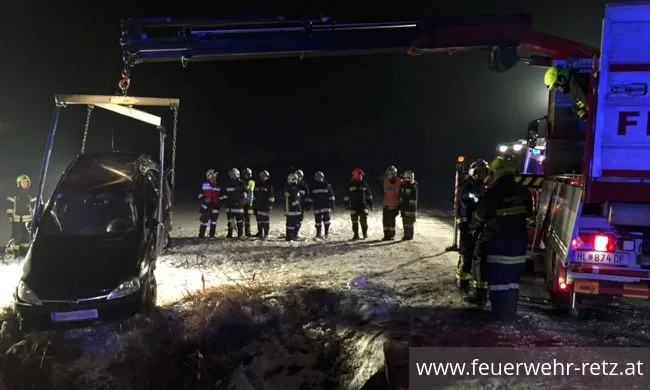 Foto 3, 03.03.2018, Technischer Einsatz - Verkehrsunfall mit mehreren eingeklemmten Personen Foto 3, 03.03.2018, Technischer Einsatz - Verkehrsunfall mit mehreren eingeklemmten Personen