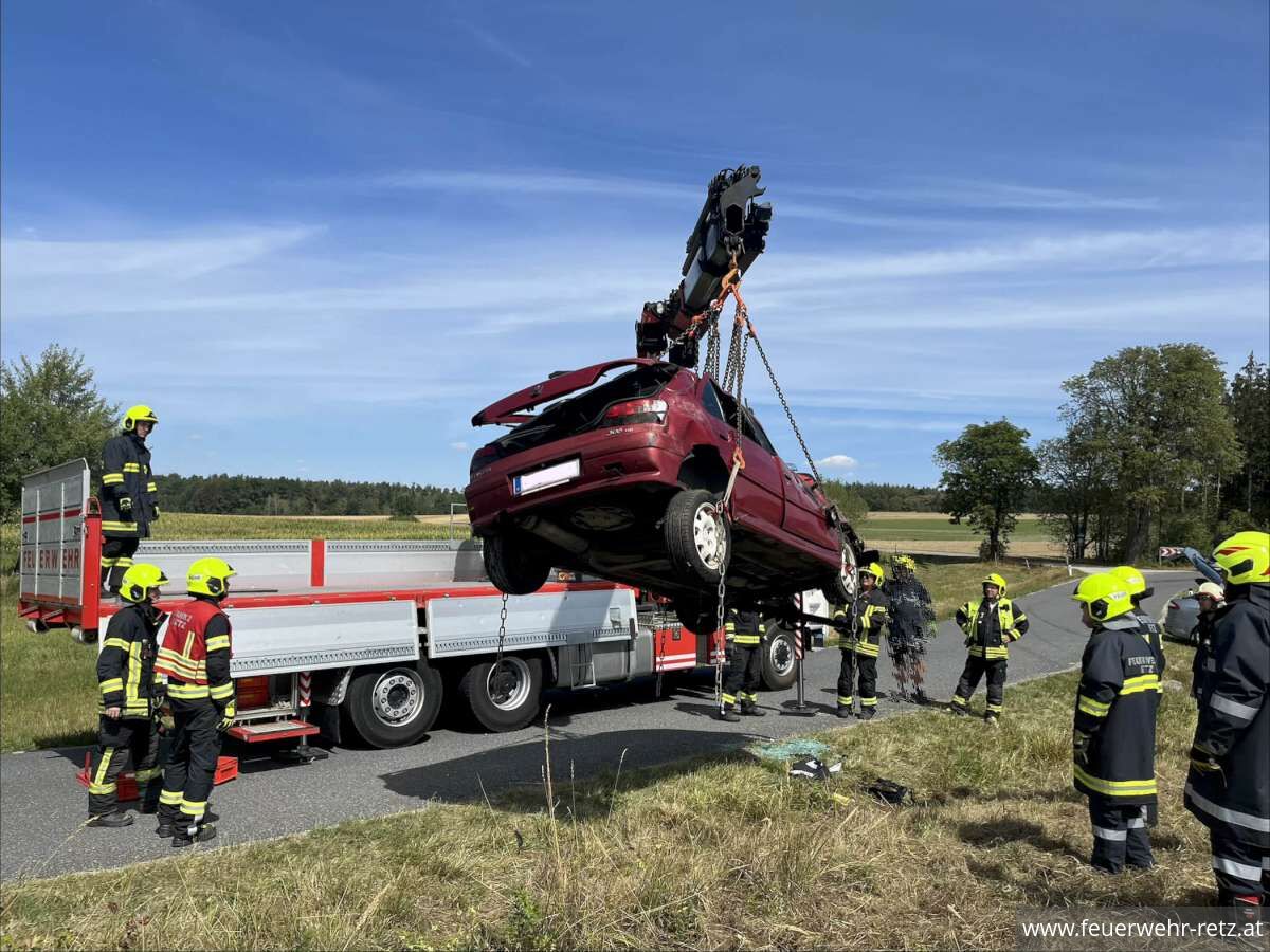 Foto 5, 24.08.2026, Technischer Einsatz - Fahrzeugbergung