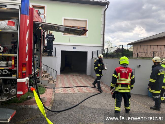 Foto 2, 19.07.2018, Brandeinsatz - Kellerbrand in Wohnhaus Foto 2, 19.07.2018, Brandeinsatz - Kellerbrand in Wohnhaus