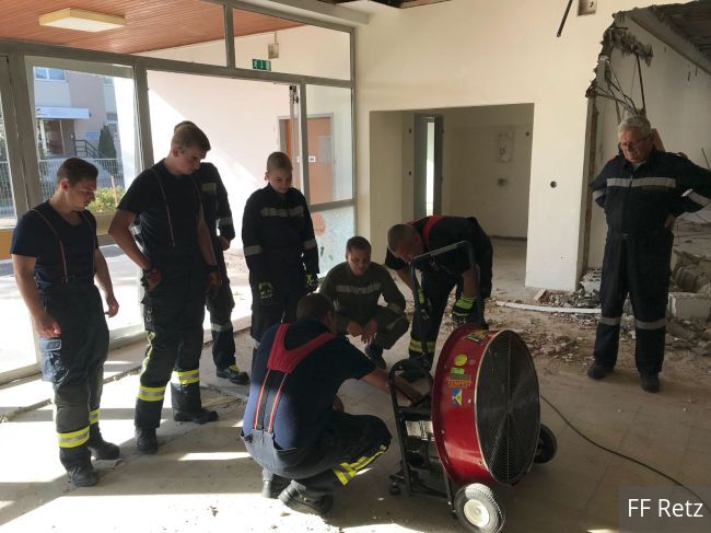 Foto 3, 20.08.2018, Übung Druckbelüfter - Einsatzmöglichkeiten und Anwendung Foto 3, 20.08.2018, Übung Druckbelüfter - Einsatzmöglichkeiten und Anwendung